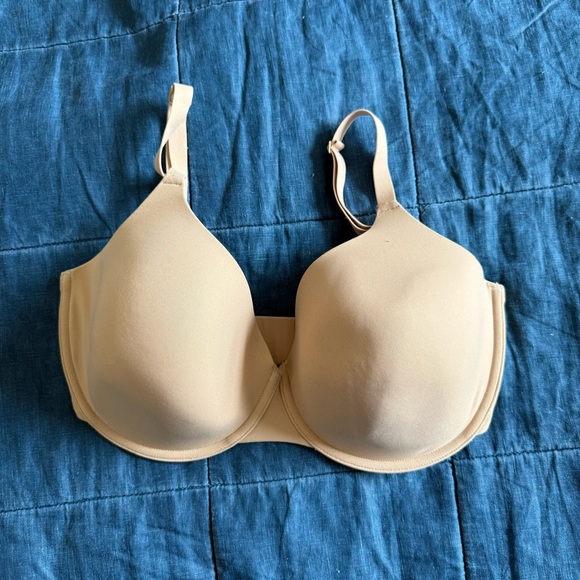 NWOT Skims Fits Everybody T-shirt bra Size 33DDD - Picture 1 of 3